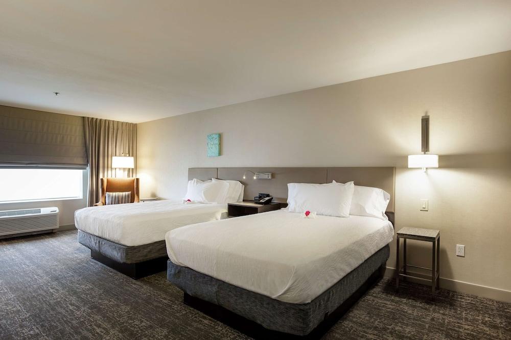 Hilton Garden Hotel 3*