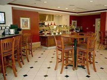 Hilton Garden Hotel 3*